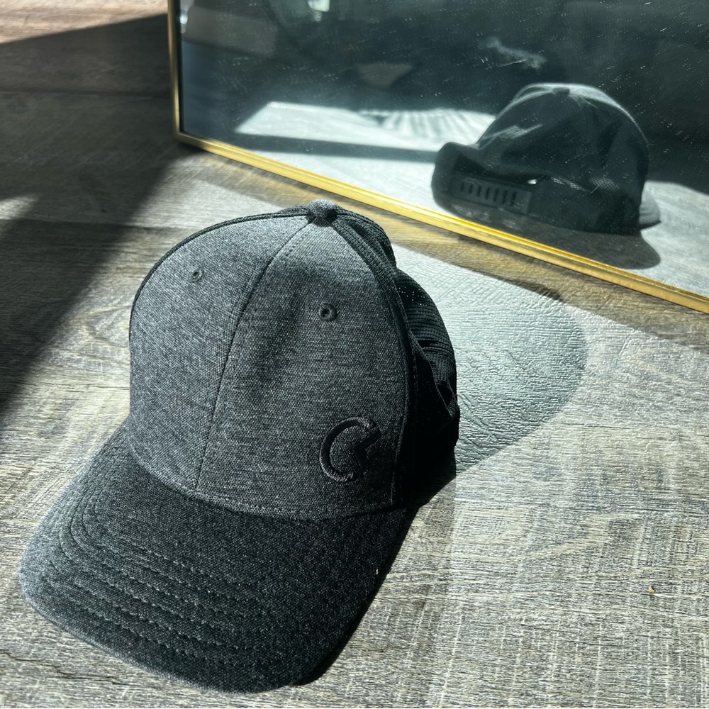 vtg y2k dark grey & black mesh trucker hat